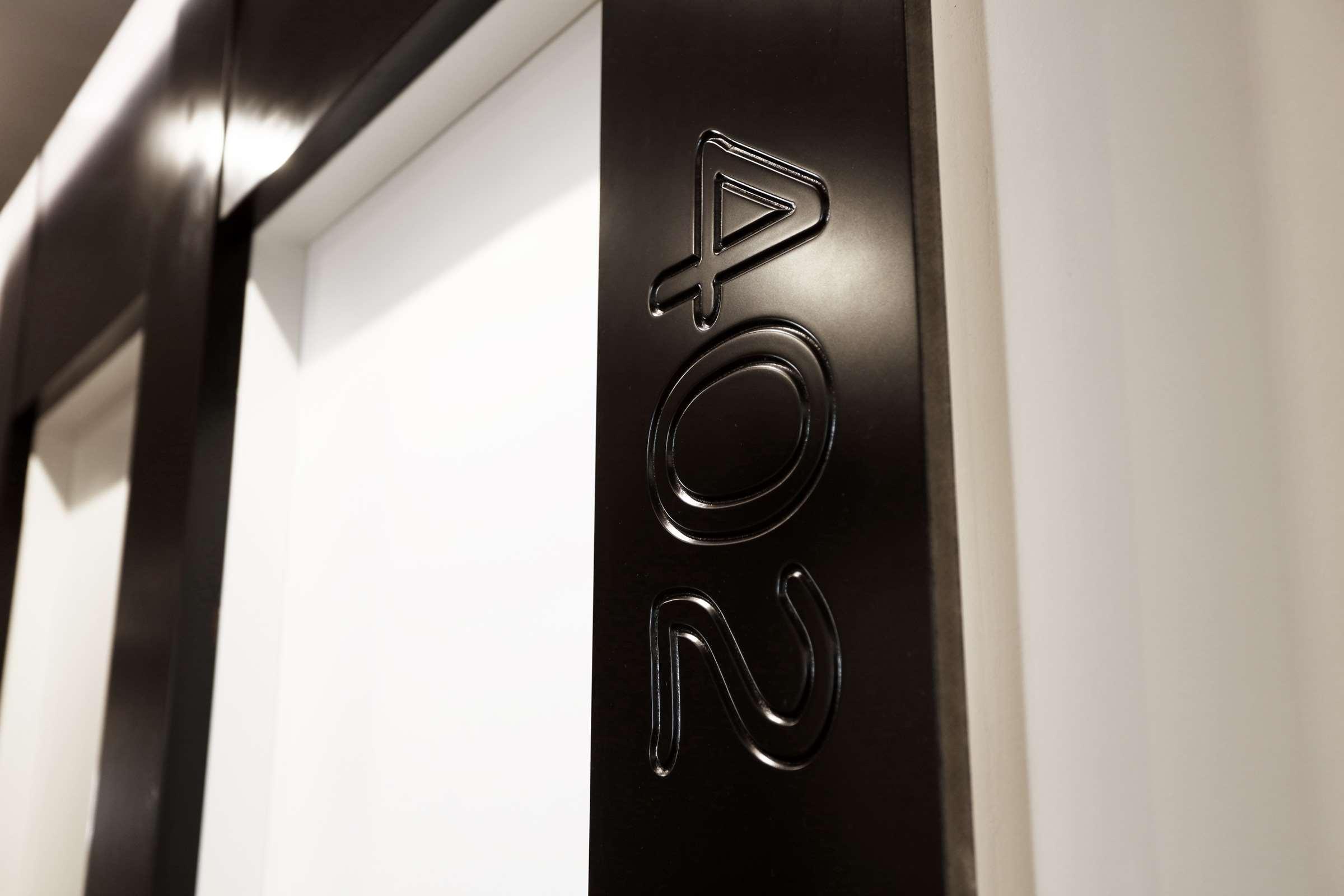 Hotel Joan Miro Museum Πάλμα ντε Μαγιόρκα Εξωτερικό φωτογραφία The word "PON" in the elevator